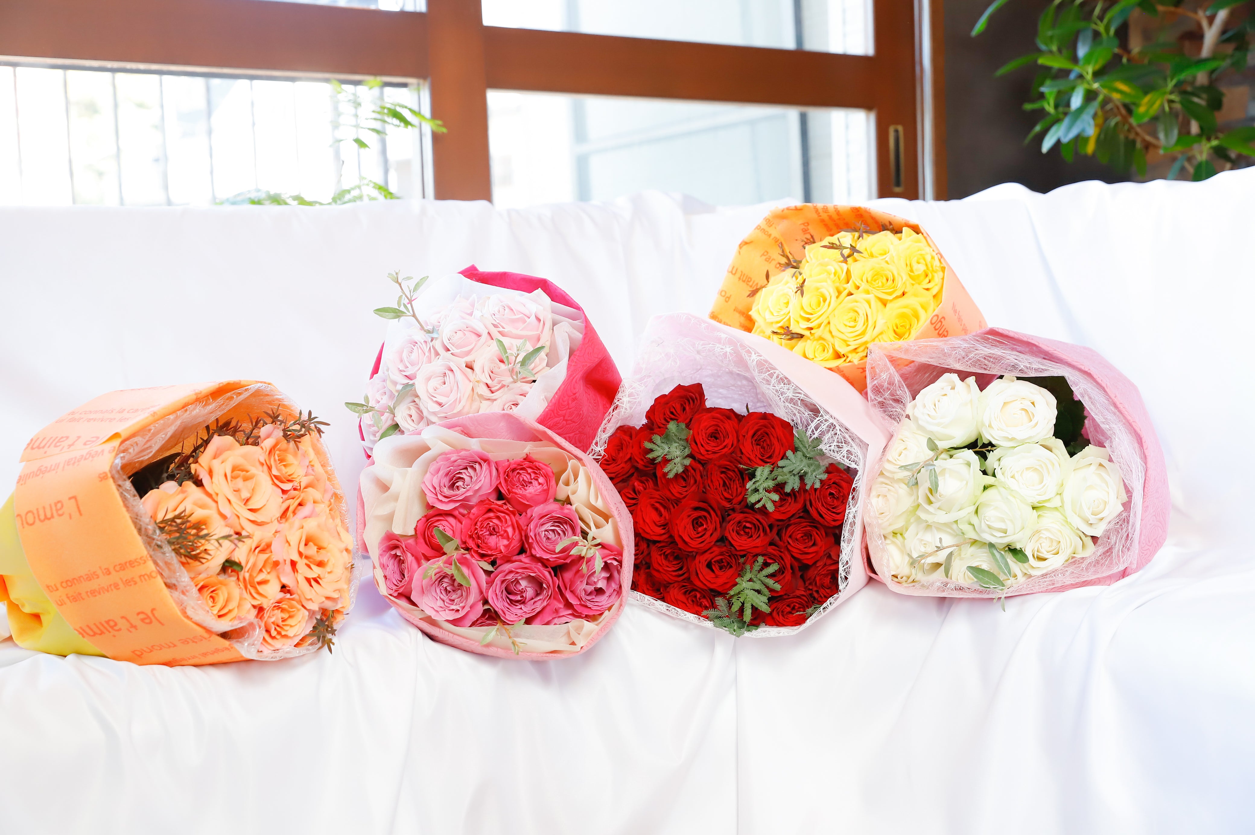 キャンプ太郎 焼酎 ギフト バラの花柄ラッピング 品種を選べる花束・ギフトラッピング | MoaFura